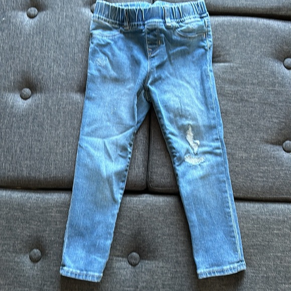 Gap jeans pull on size 4. Worn a handful of times. Three pairs - Picture 5 of 8
